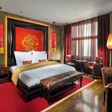 布拉格佛陀酒吧旅店 5*